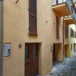 Sotto Piazza Apartment *